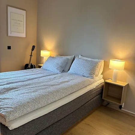 Apartament Charming 2-bedroom In Near The Light Rail Bergen