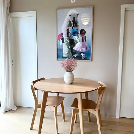 Charming 2-bedroom In Near The Light Rail Lägenhet Bergen